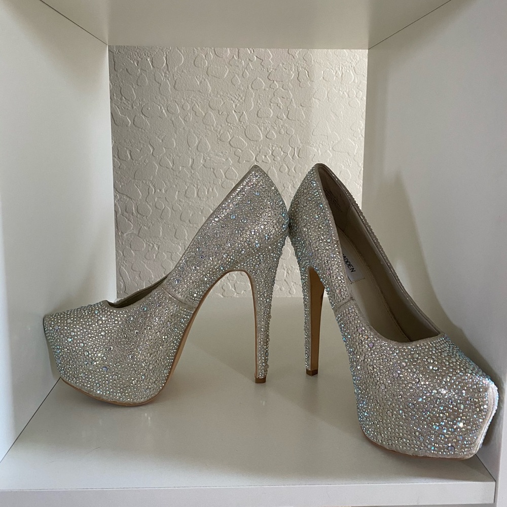 Steve Madden/ rhinestone platform pumps